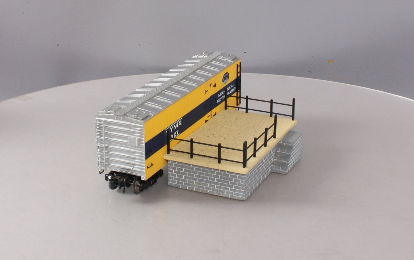 Lionel 6-36839 O NYC Operating Milk Car w/Platform