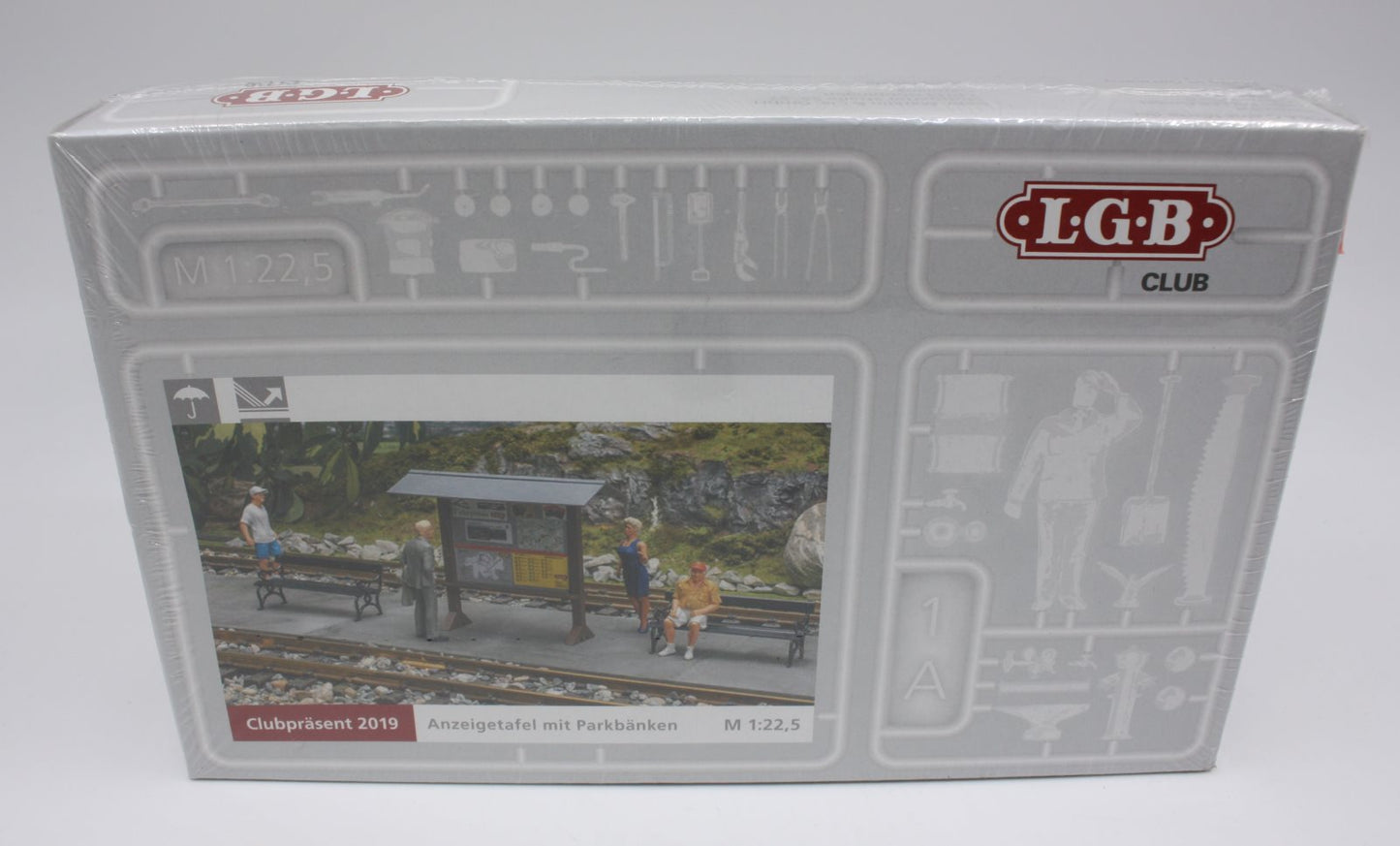 LGB 2019 Pola G Scale LGB Club Indicator Board with Park Benches