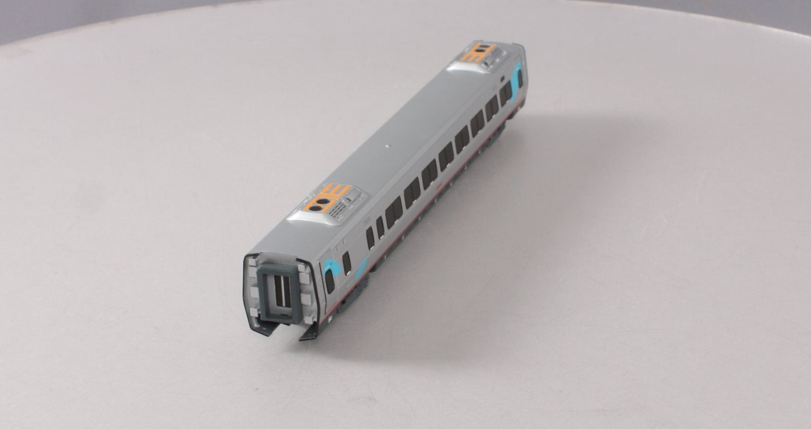 Bachmann 89943 HO Scale Amtrak Acela Business Class Passenger Car