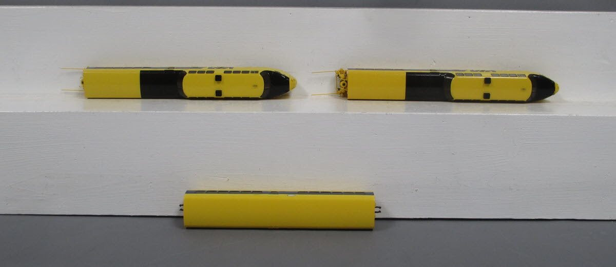 Rapido Trains 200006 HO Gauge VIA Rail Canada TurboTrain Diesel Train Set