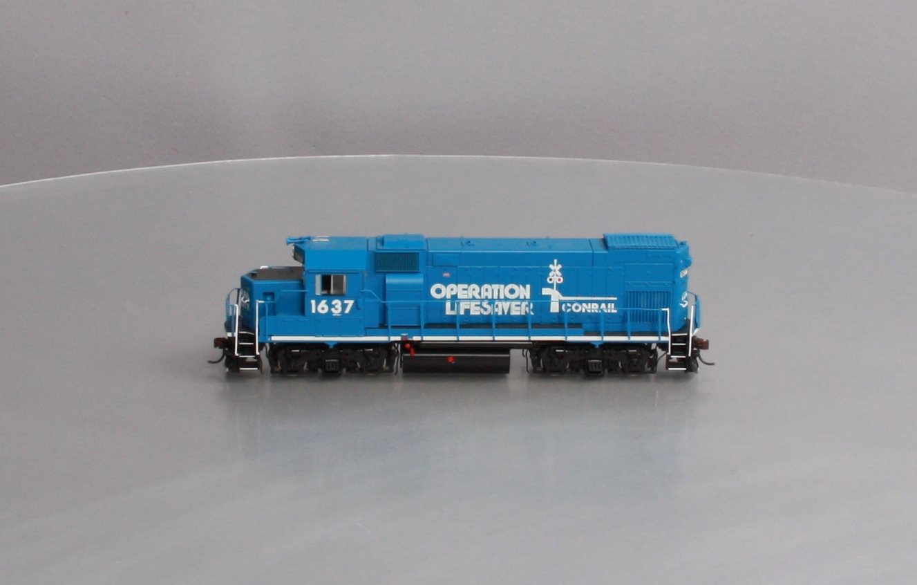 Athearn G68156 HO Conrail/Operation Lifesaver GP15-1 w/DCC & Sound #1637