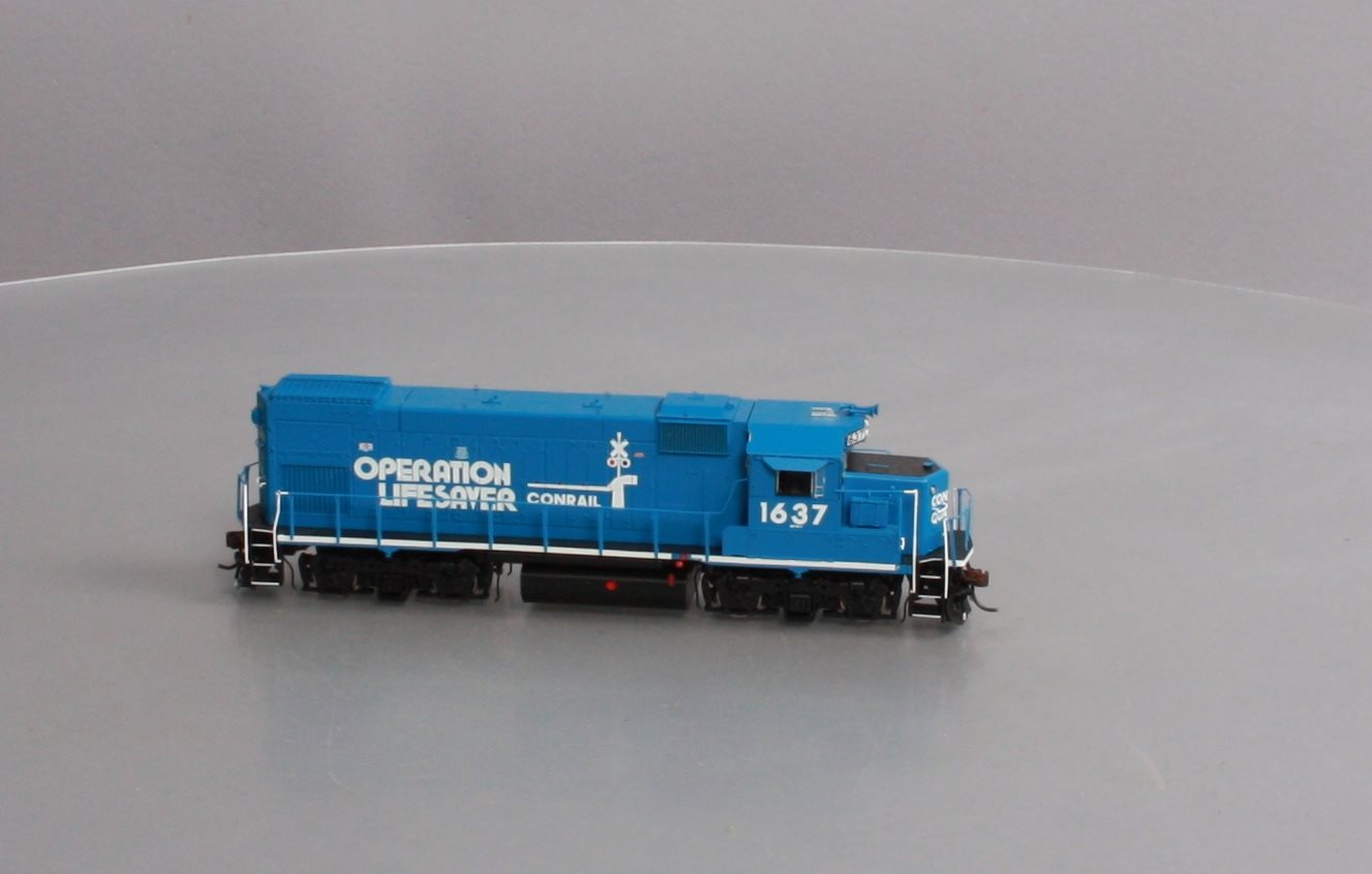 Athearn G68156 HO Conrail/Operation Lifesaver GP15-1 w/DCC & Sound #1637