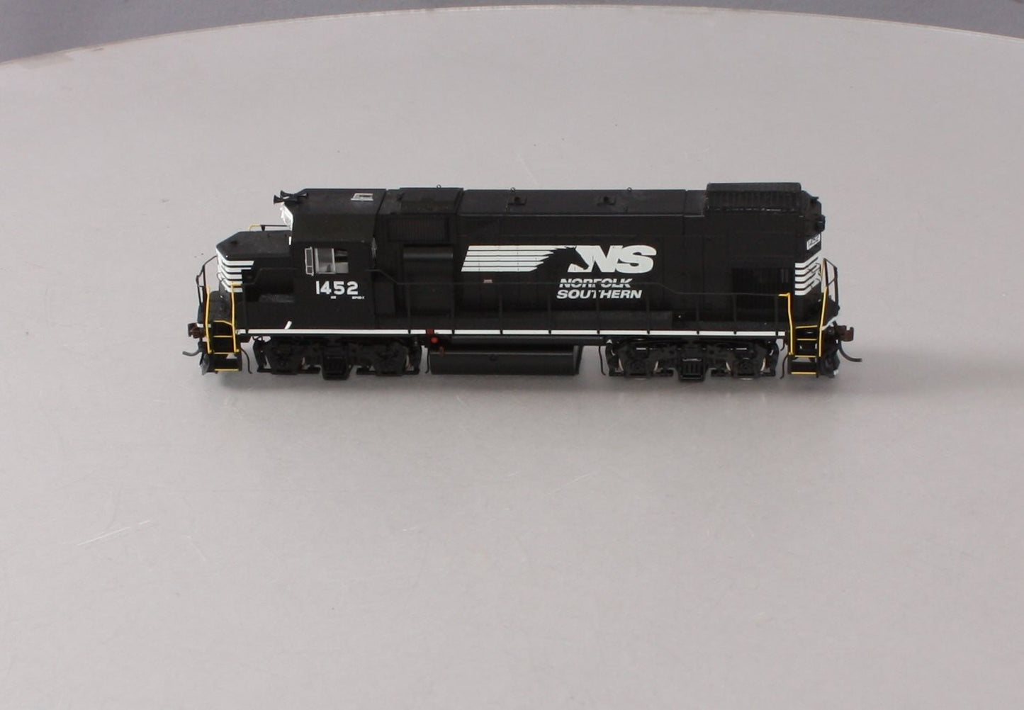 Athearn G68166 HO Norfolk Southern GP15-1 w/DCC & Sound Horsehead #1452