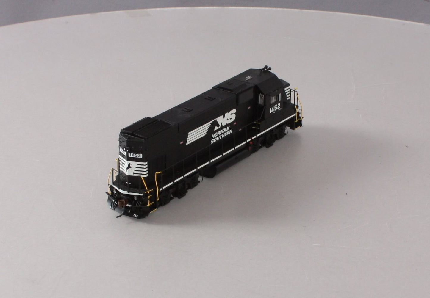 Athearn G68166 HO Norfolk Southern GP15-1 w/DCC & Sound Horsehead #1452