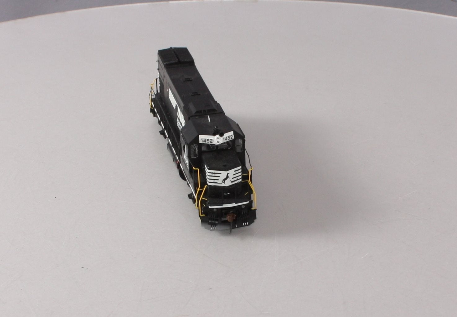 Athearn G68166 HO Norfolk Southern GP15-1 w/DCC & Sound Horsehead #1452