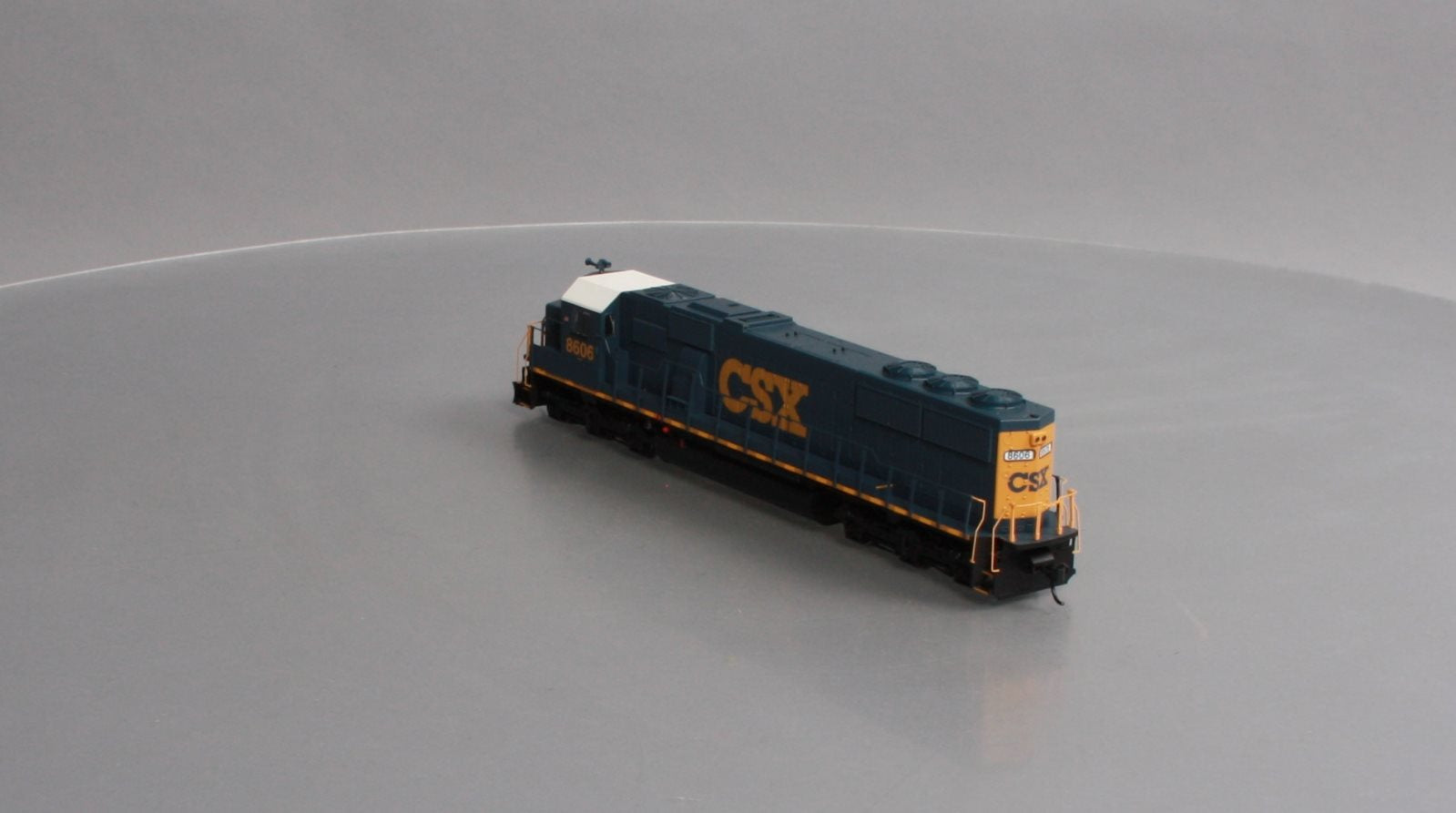 Walthers 910-20354 HO CSX Transportation EMD SD50 Diesel Locomotive #8606