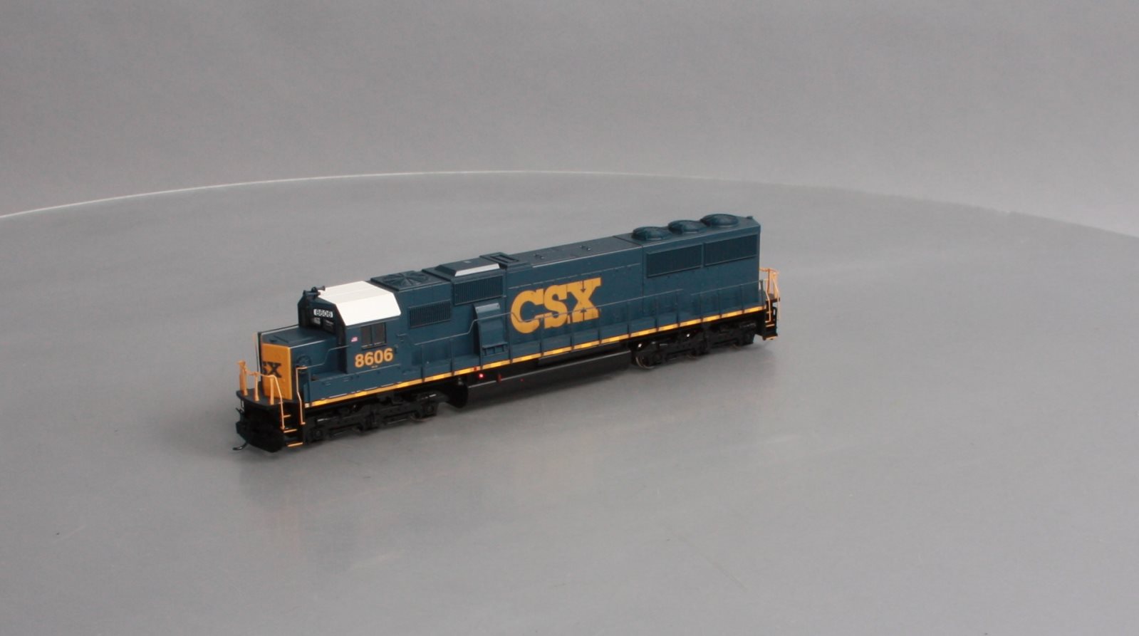 Walthers 910-20354 HO CSX Transportation EMD SD50 Diesel Locomotive #8606