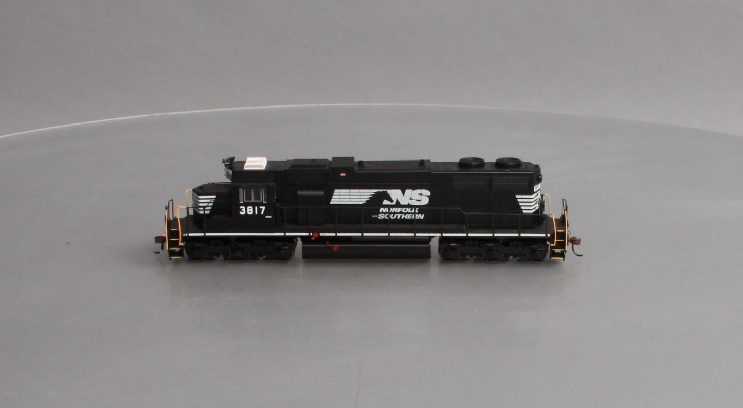 Athearn 88587 HO Norfolk Southern SD38 Diesel Locomotive w/DCC & Sound RTR #3817