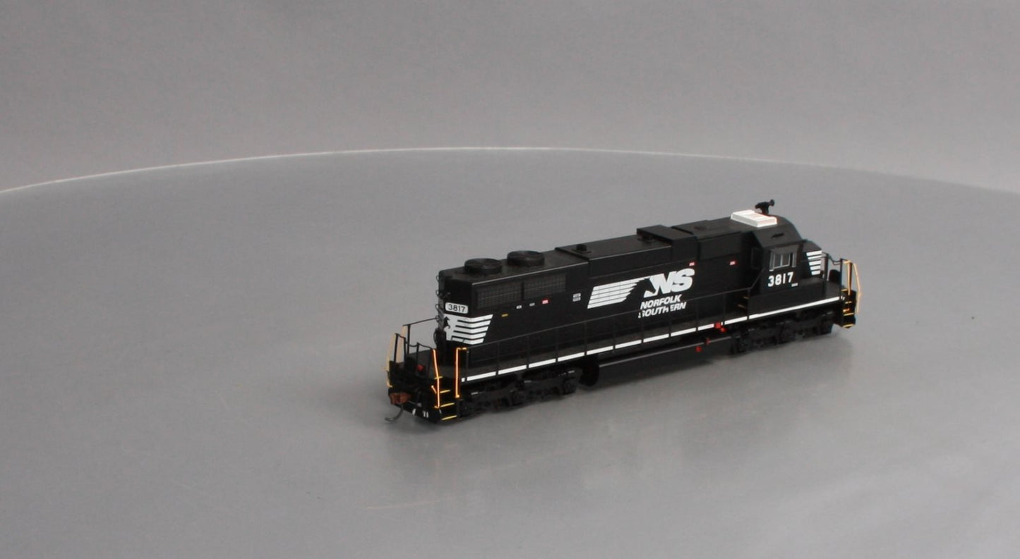 Athearn 88587 HO Norfolk Southern SD38 Diesel Locomotive w/DCC & Sound RTR #3817