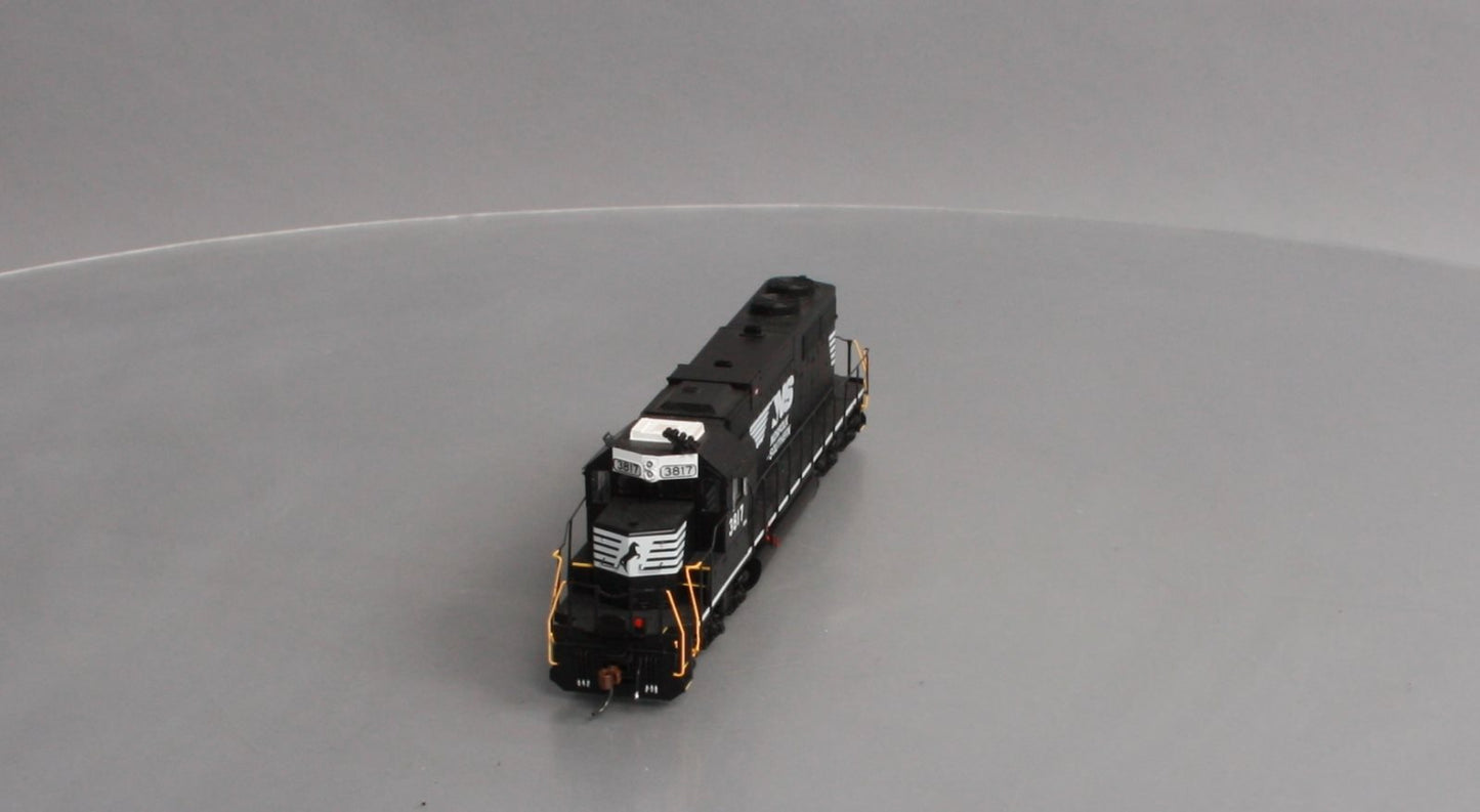 Athearn 88587 HO Norfolk Southern SD38 Diesel Locomotive w/DCC & Sound RTR #3817