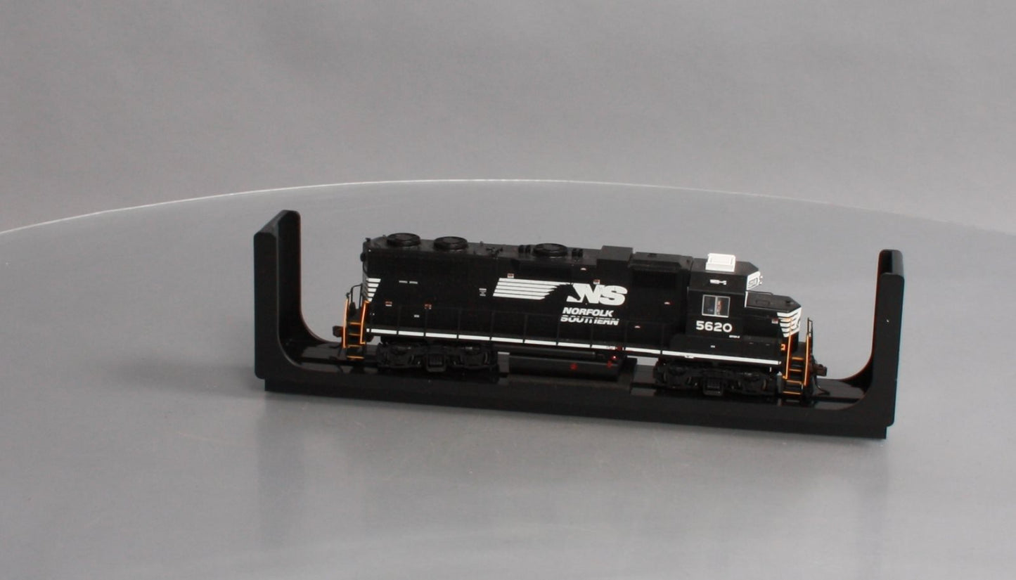 Atlas 10002403 HO Norfolk Southern GP38 Low Nose Locomotive Gold Series #5620