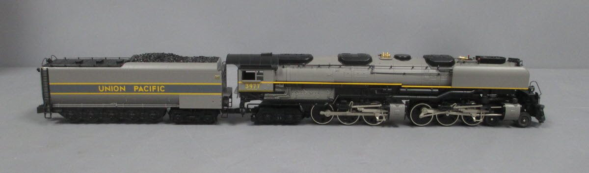 American Flyer 6-48084 S Scale Union Pacific 4-6-6-4 Gray Challenger #3977