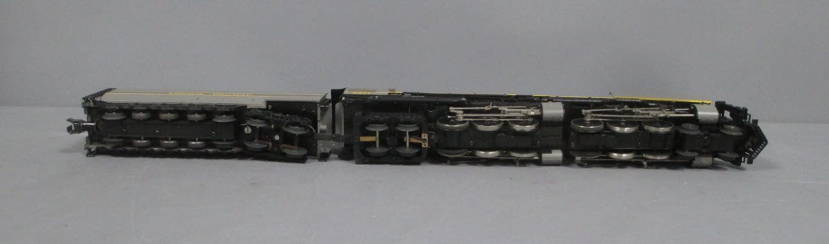 American Flyer 6-48084 S Scale Union Pacific 4-6-6-4 Gray Challenger #3977