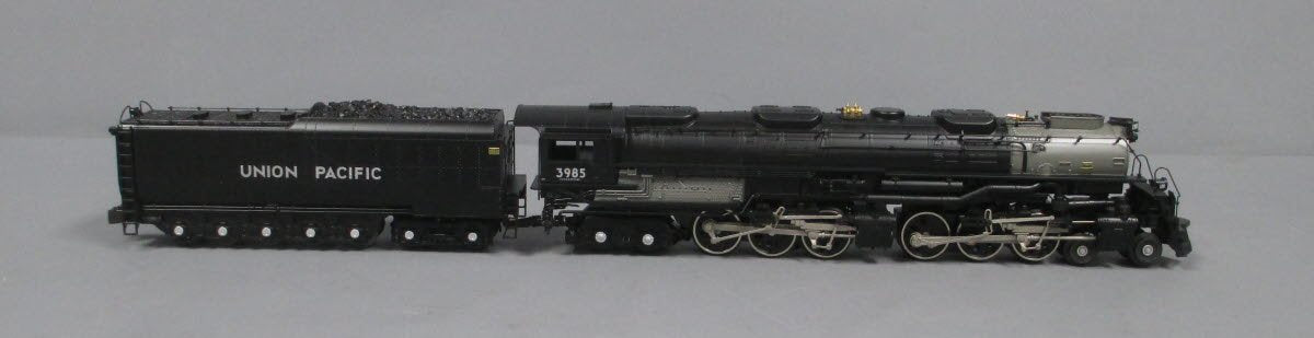 American Flyer 6-48082 S UP 4-6-6-4 Challenger Steam Locomotive & Tender #3985