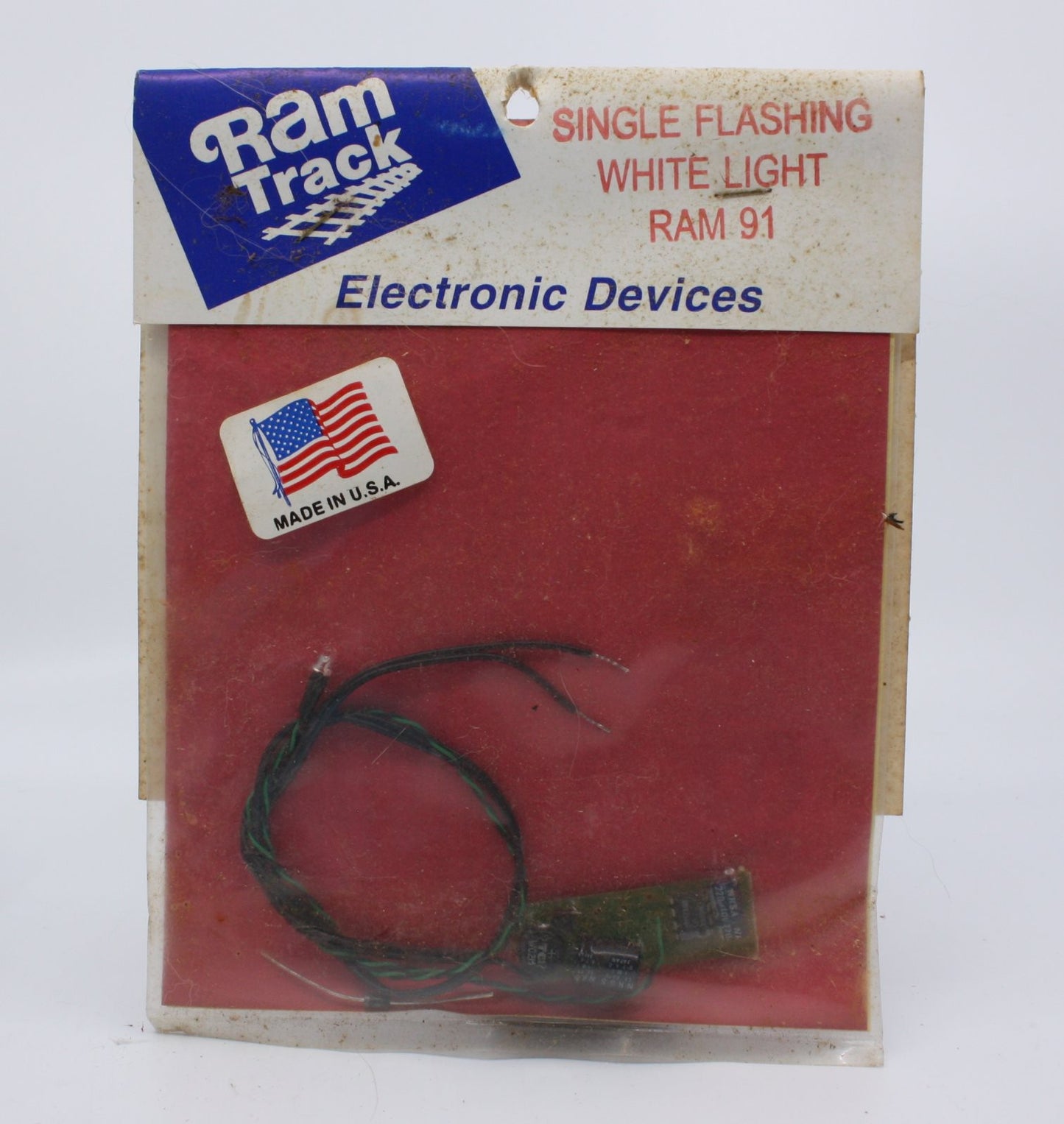 Ram Track 91 Single Flashing White Light