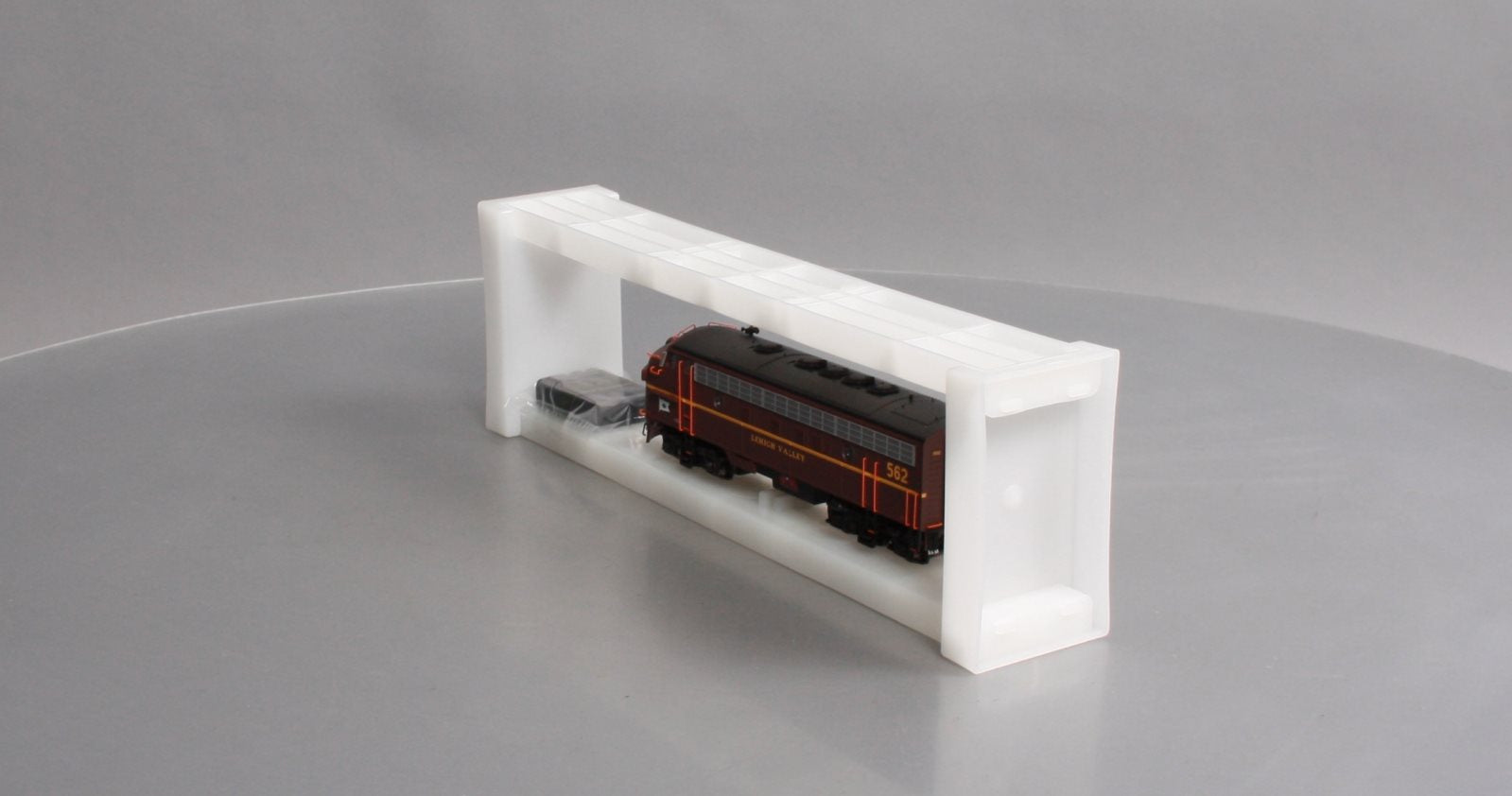 Bowser 24056 HO Lehigh Valley EMD F7A Diesel Locomotive Standard DC #562