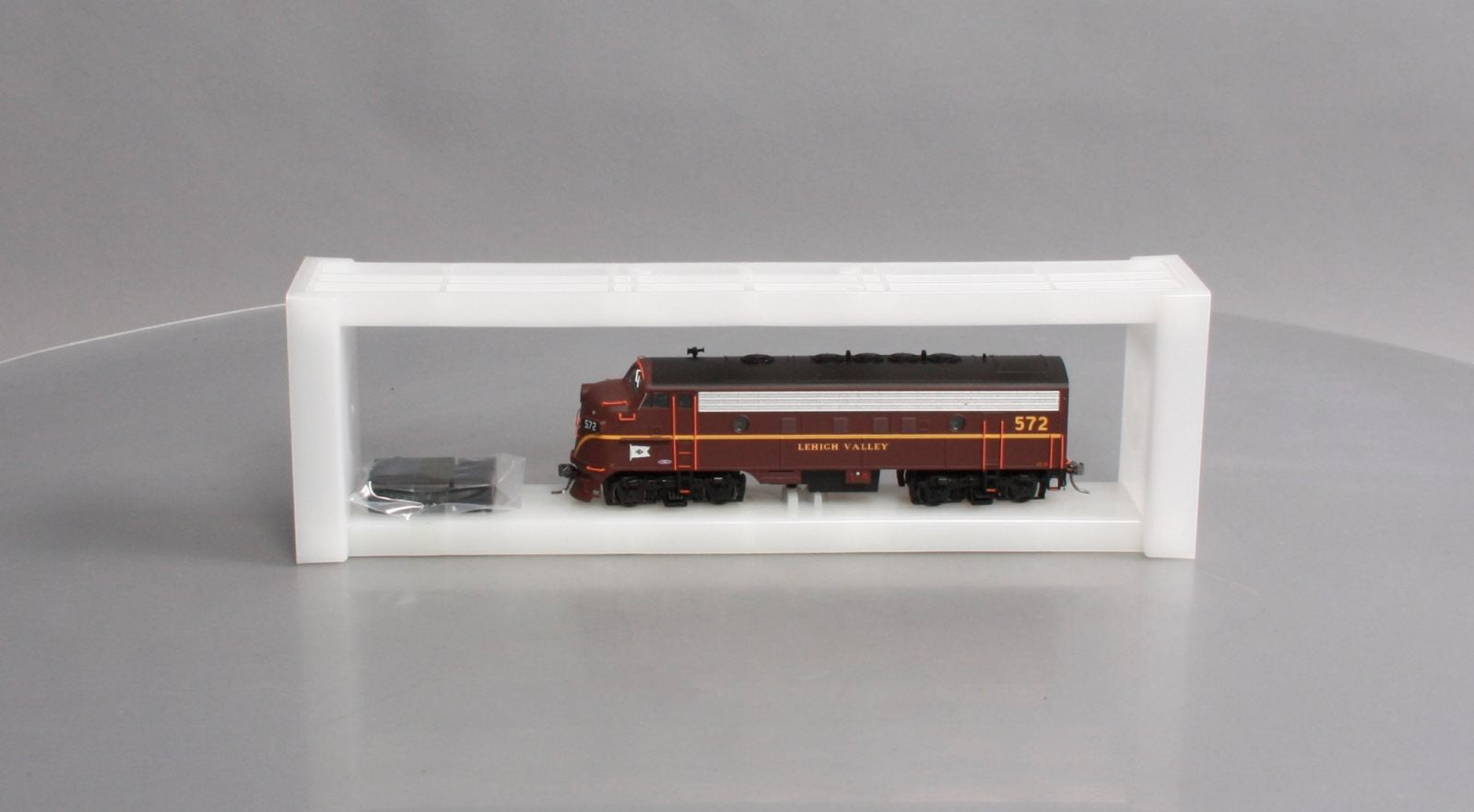 Bowser 24059 HO Lehigh Valley EMD F7A Diesel Locomotive with LokSound & DCC #572