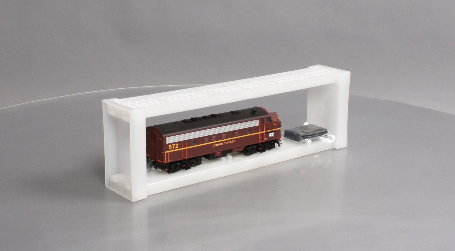 Bowser 24059 HO Lehigh Valley EMD F7A Diesel Locomotive with LokSound & DCC #572