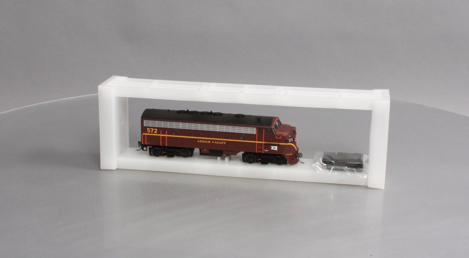 Bowser 24059 HO Lehigh Valley EMD F7A Diesel Locomotive with LokSound & DCC #572