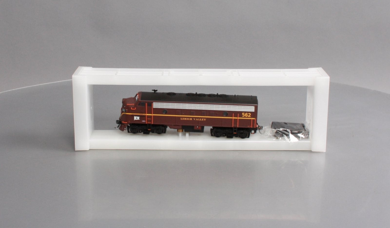 Bowser 24058 HO Lehigh Valley EMD F7A Diesel Locomotive with LokSound & DCC #562
