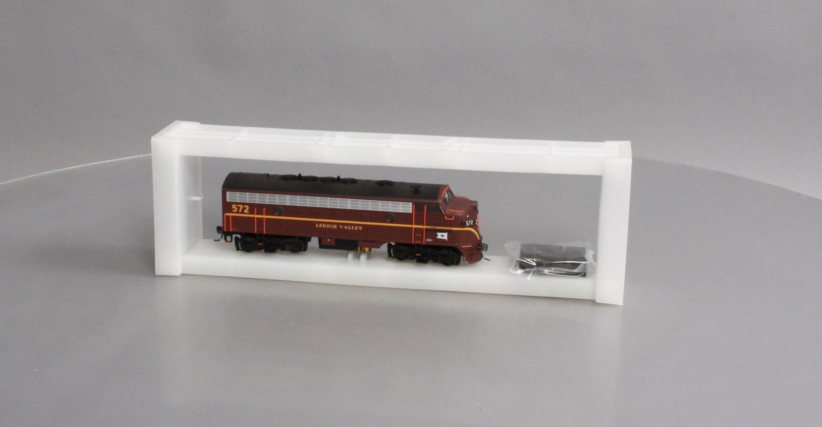 Bowser 24057 HO Lehigh Valley EMD F7A Diesel Locomotive Standard DC #572