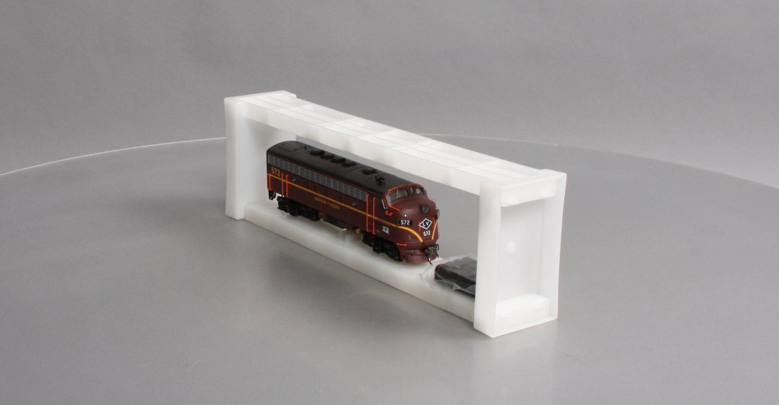 Bowser 24057 HO Lehigh Valley EMD F7A Diesel Locomotive Standard DC #572
