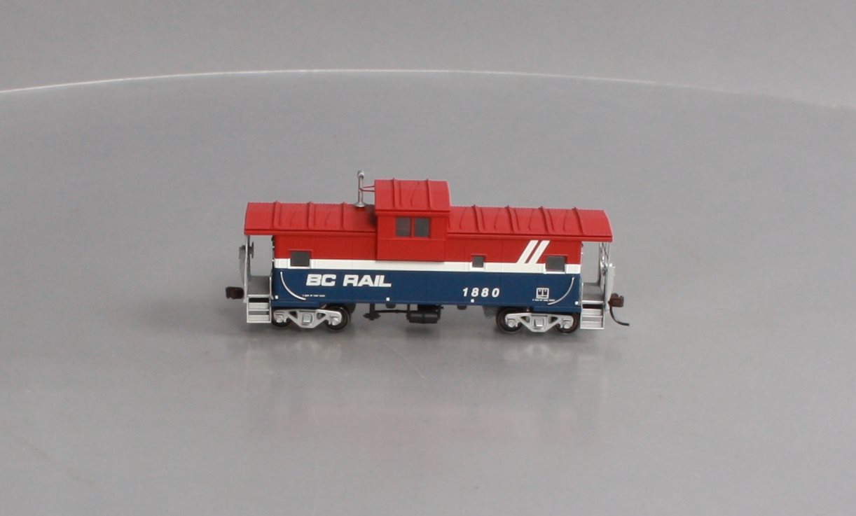 Atlas 20003102 HO British Columbia Railway Extended-Vision Caboose Car #1880