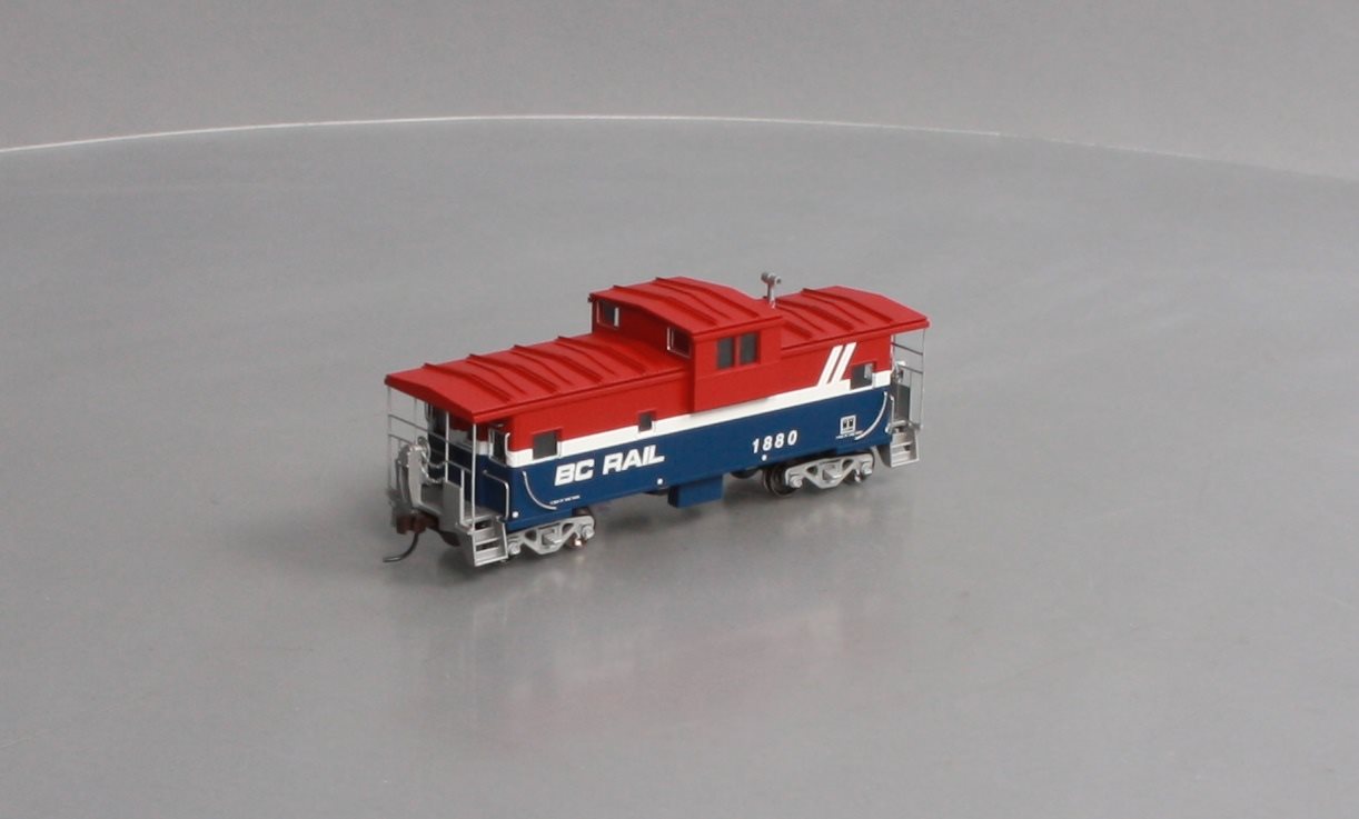 Atlas 20003102 HO British Columbia Railway Extended-Vision Caboose Car #1880
