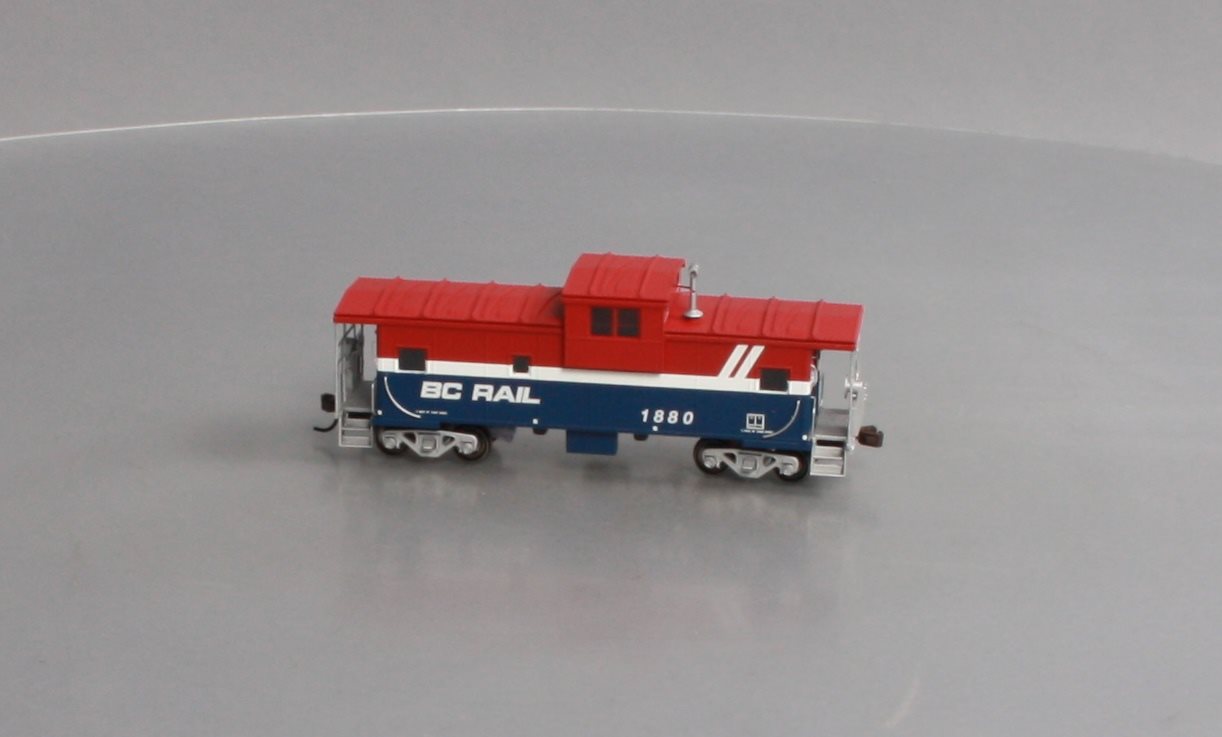 Atlas 20003102 HO British Columbia Railway Extended-Vision Caboose Car #1880