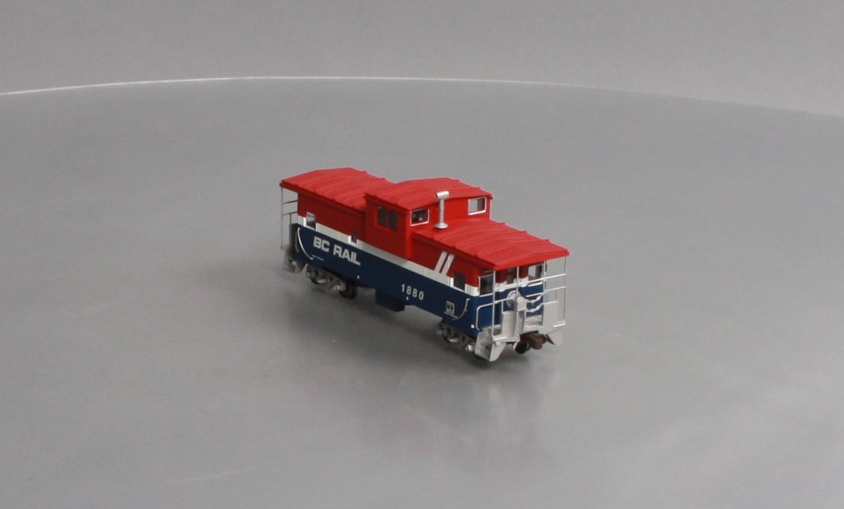 Atlas 20003102 HO British Columbia Railway Extended-Vision Caboose Car #1880
