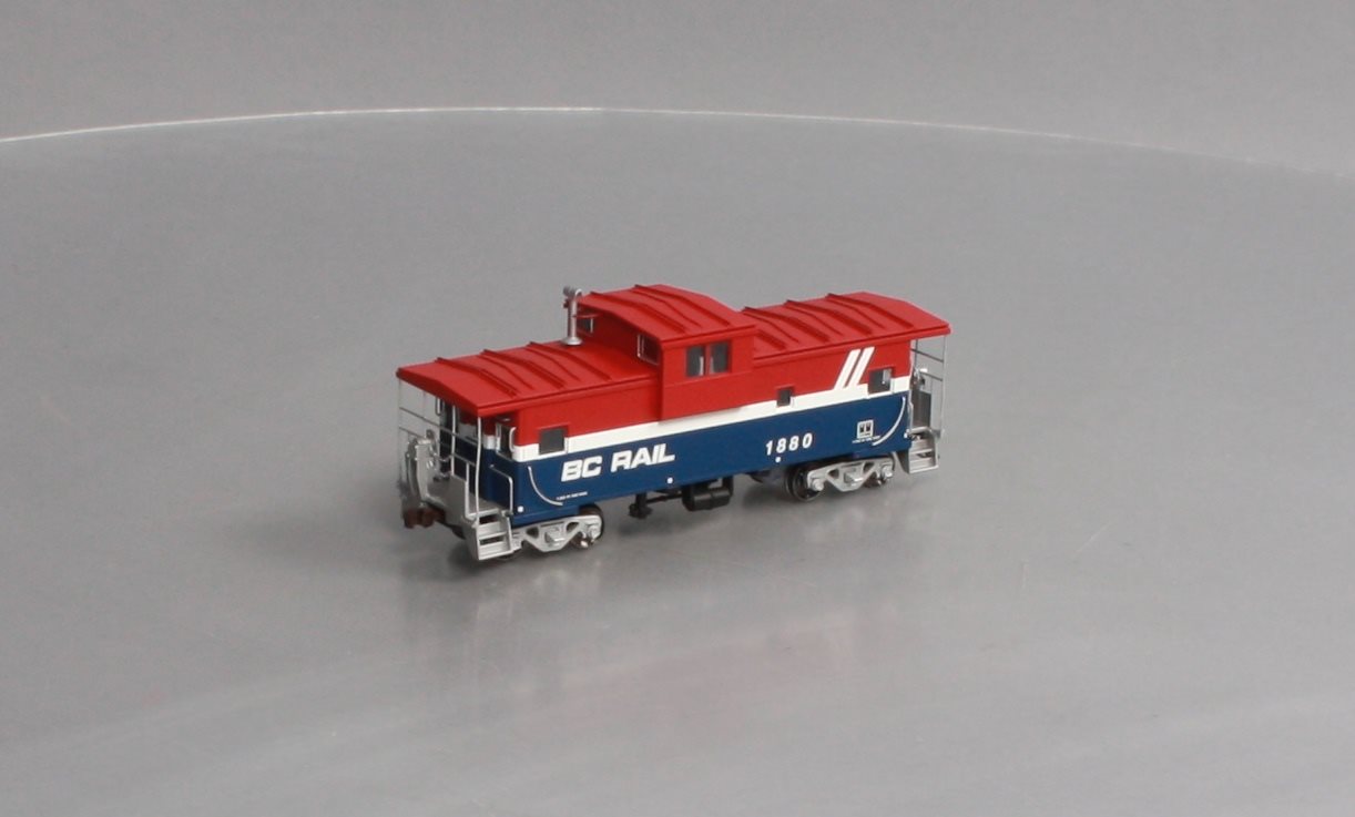 Atlas 20003102 HO British Columbia Railway Extended-Vision Caboose Car #1880