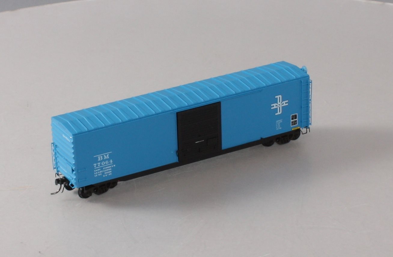 Kadee 6025 HO Boston & Maine 50' PS-1 Boxcar #77064