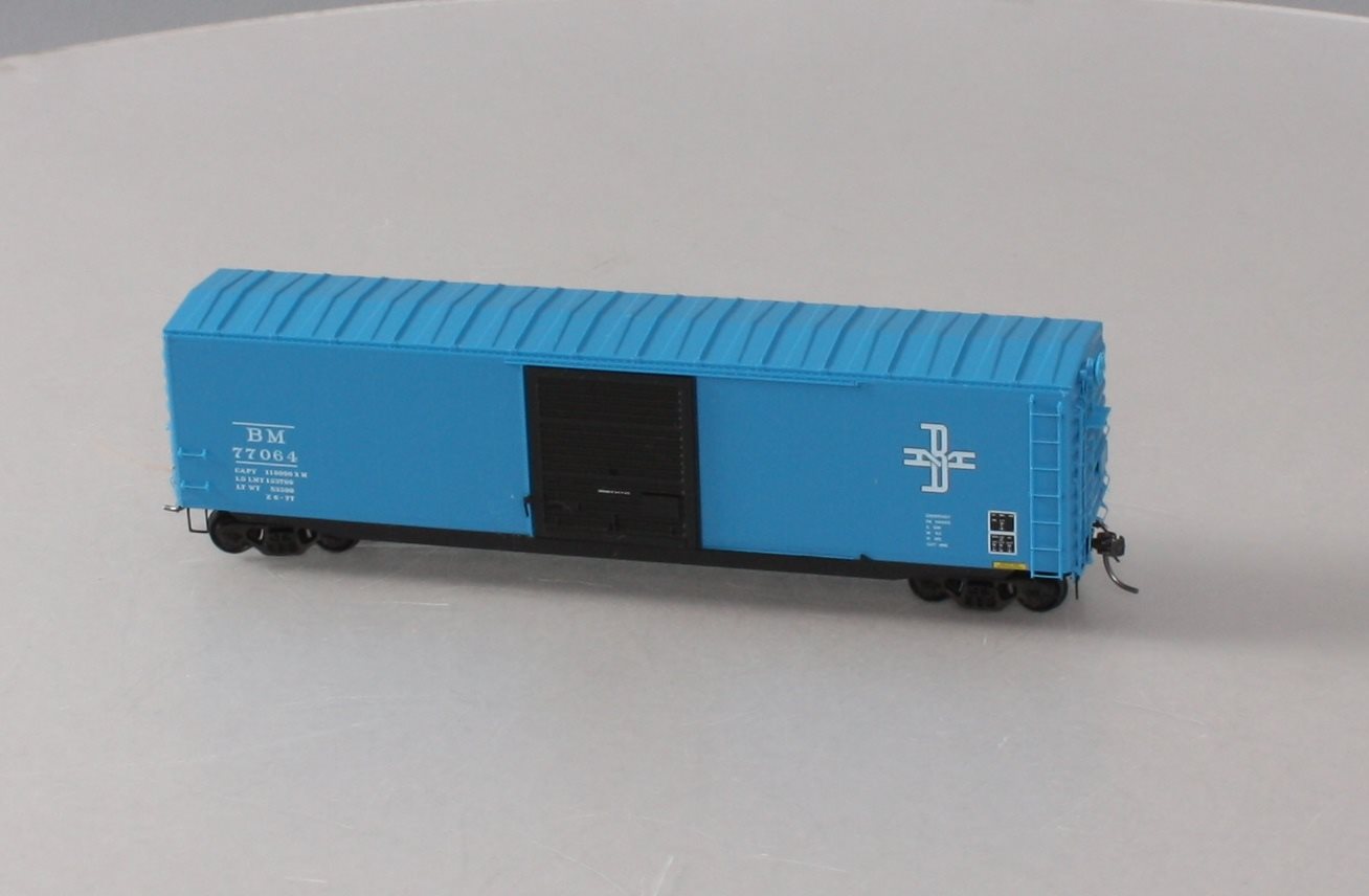 Kadee 6025 HO Boston & Maine 50' PS-1 Boxcar #77064