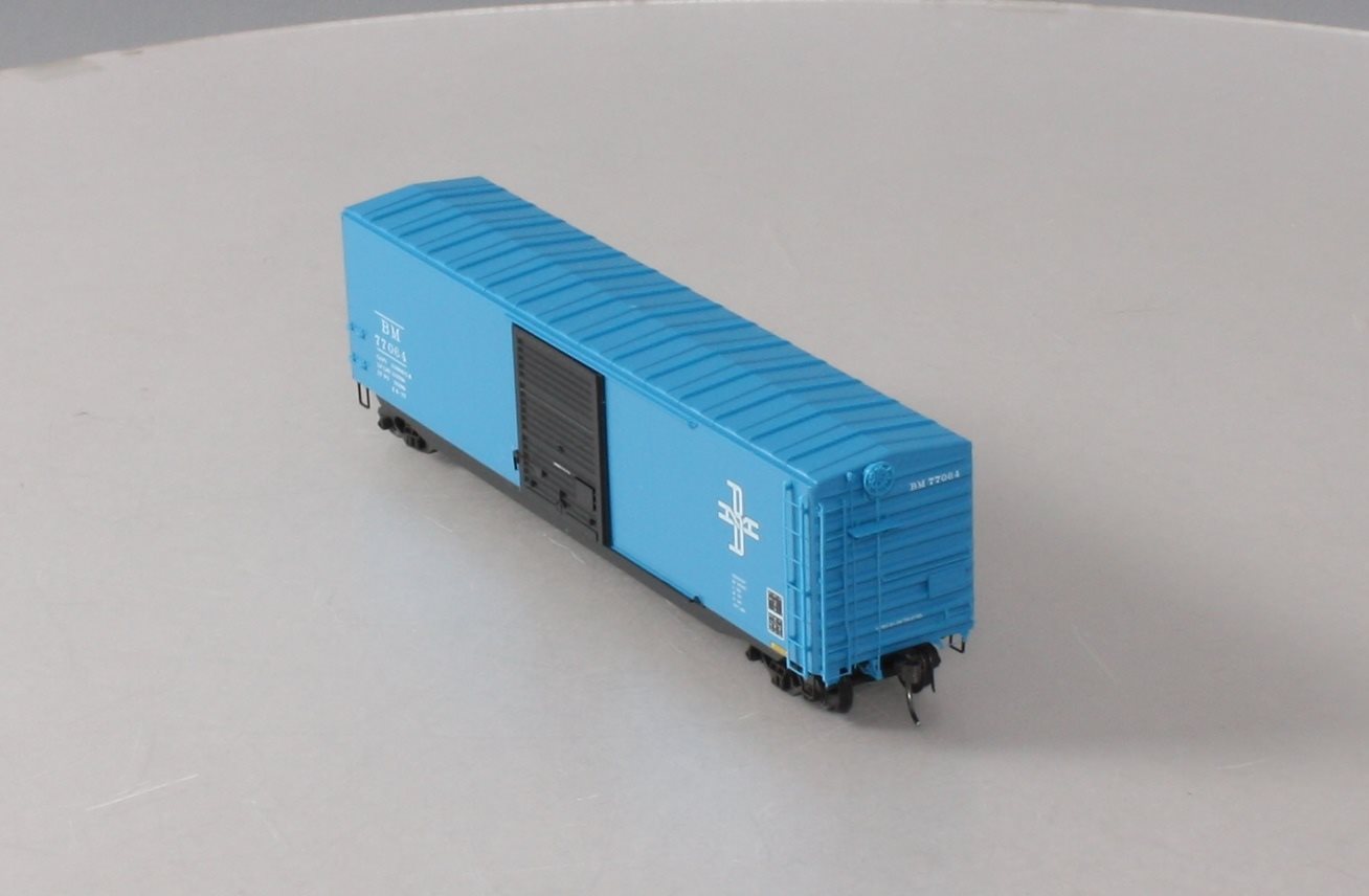 Kadee 6025 HO Boston & Maine 50' PS-1 Boxcar #77064