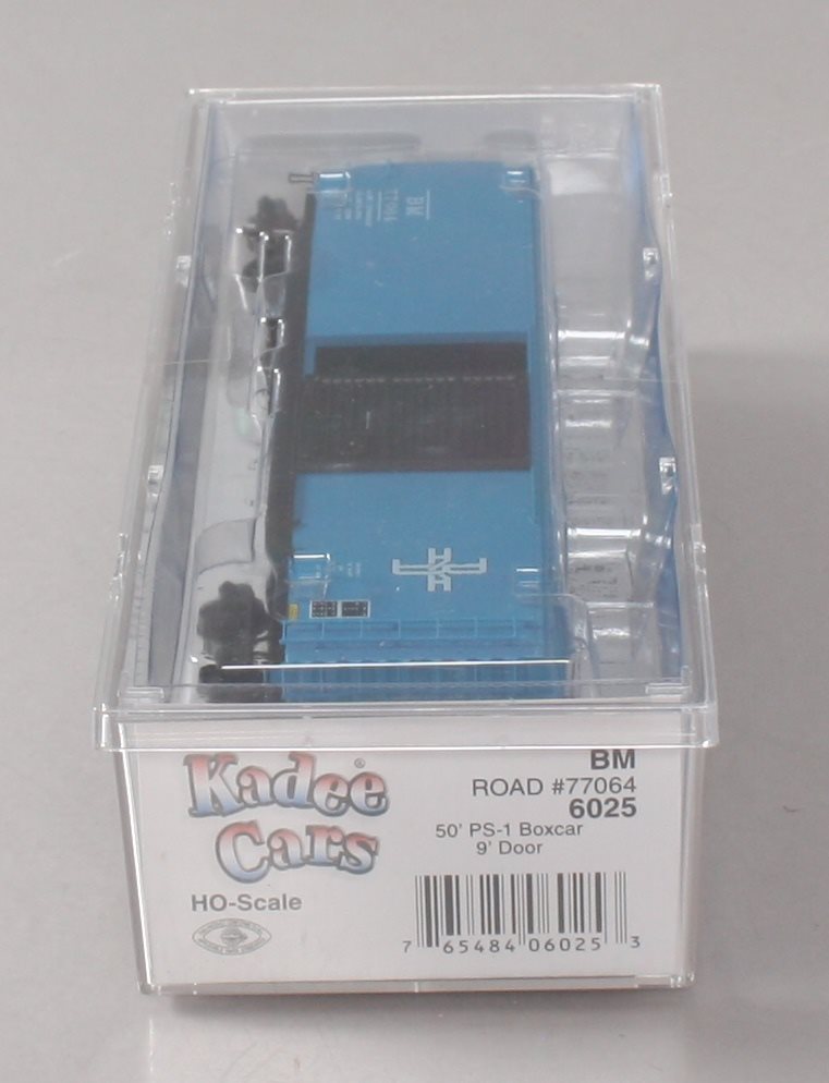Kadee 6025 HO Boston & Maine 50' PS-1 Boxcar #77064