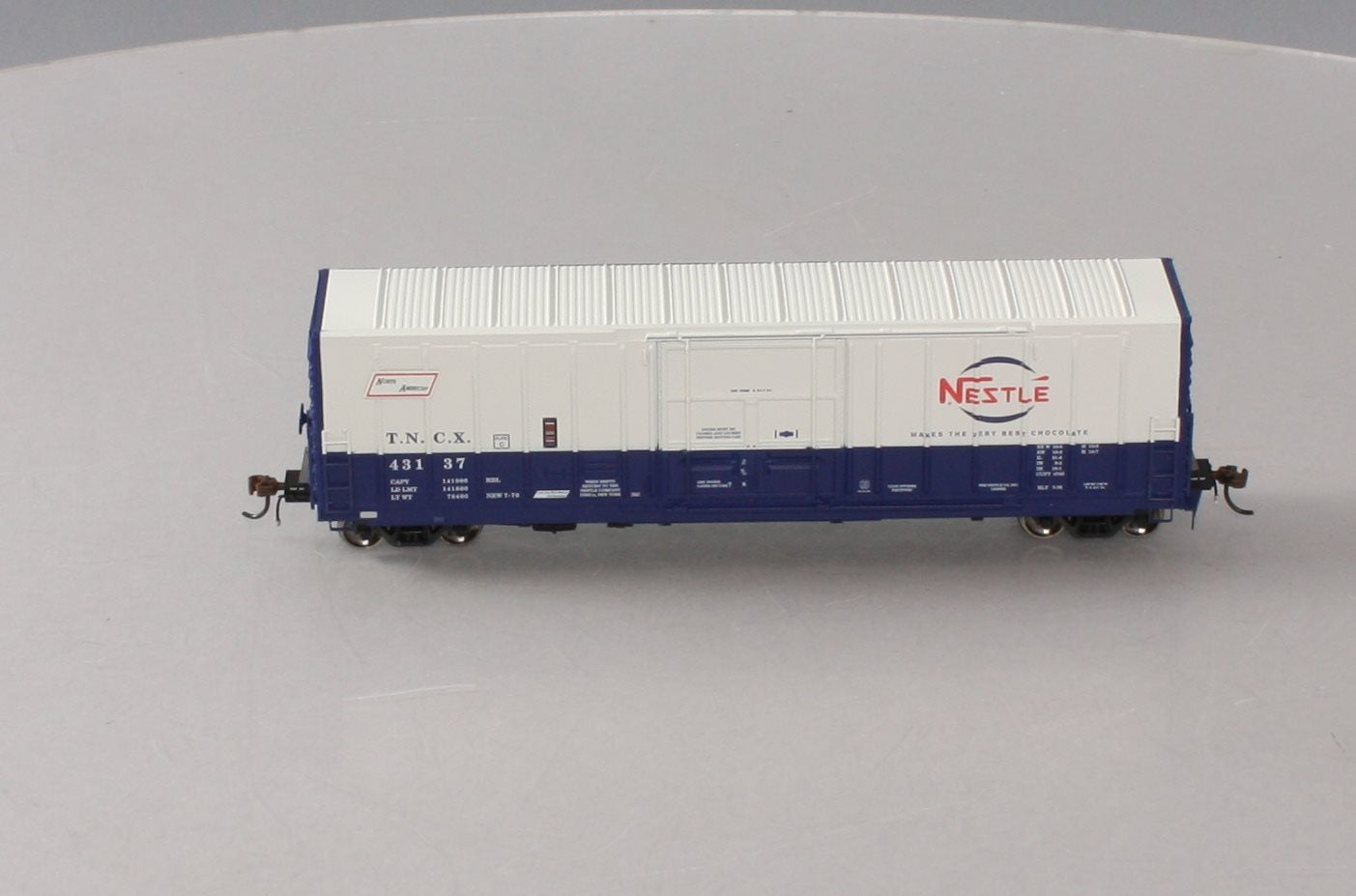 Athearn G26668 HO Nestle 50' PC&F Box with 10'6