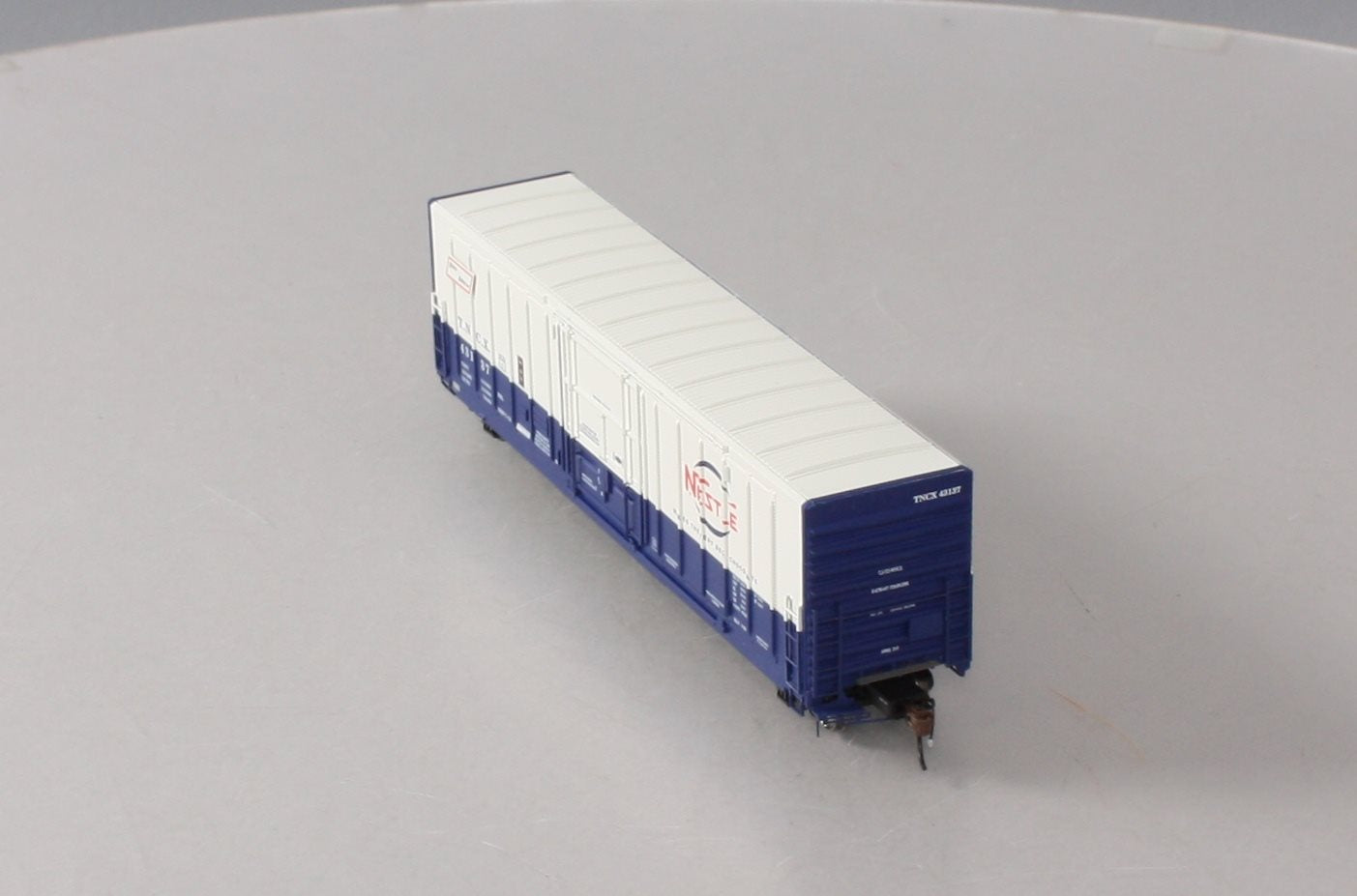 Athearn G26668 HO Nestle 50' PC&F Box with 10'6