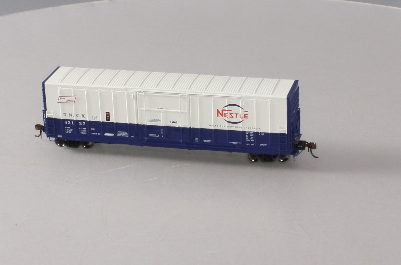 Athearn G26668 HO Nestle 50' PC&F Box with 10'6