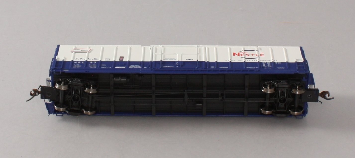 Athearn G26668 HO Nestle 50' PC&F Box with 10'6