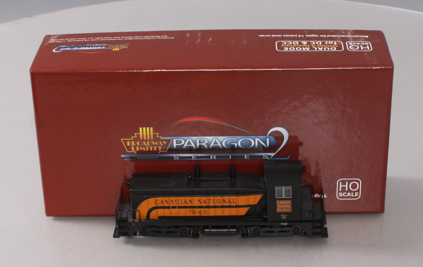 Broadway Limited 2624 HO Canadian National EMD NW2 #7942 Paragon2