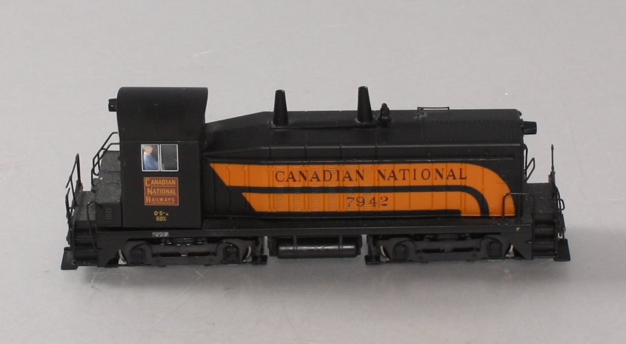Broadway Limited 2624 HO Canadian National EMD NW2 #7942 Paragon2