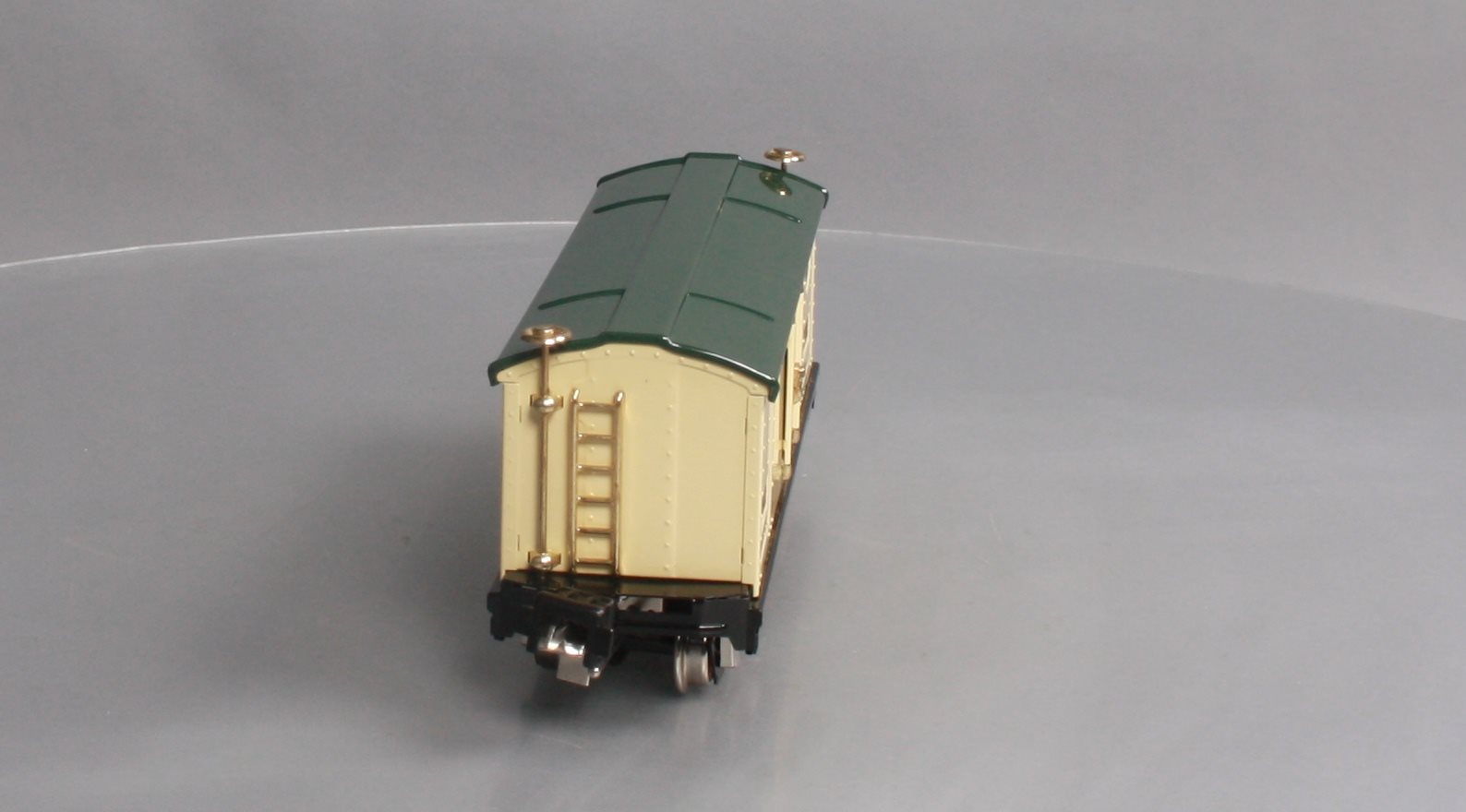 Lionel 11-70005 Reefer #2814R Ivory and Peacock