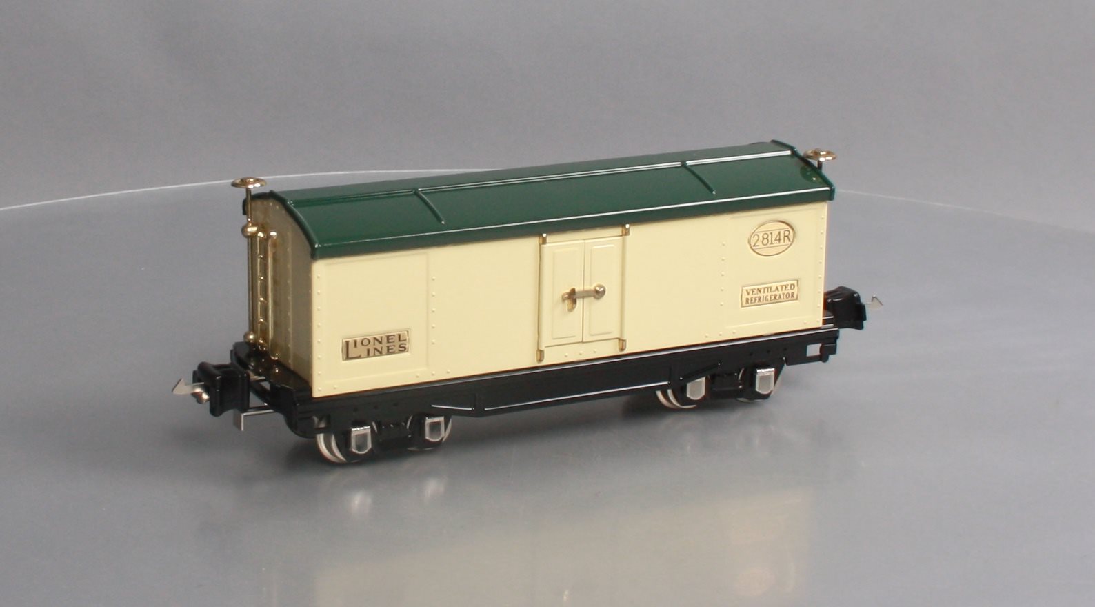 Lionel 11-70005 Reefer #2814R Ivory and Peacock