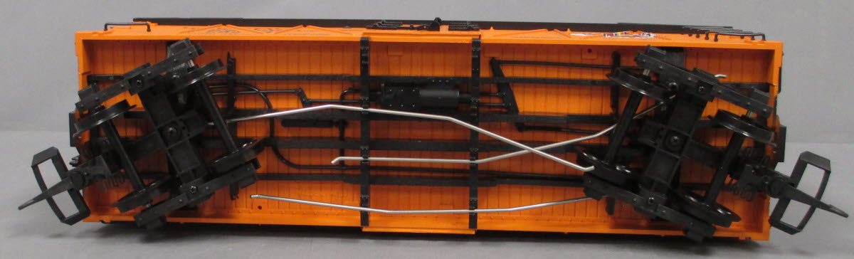 USA Trains R15017 G PFE/Southern Pacific Outside Braced Refrigerator Car #5824
