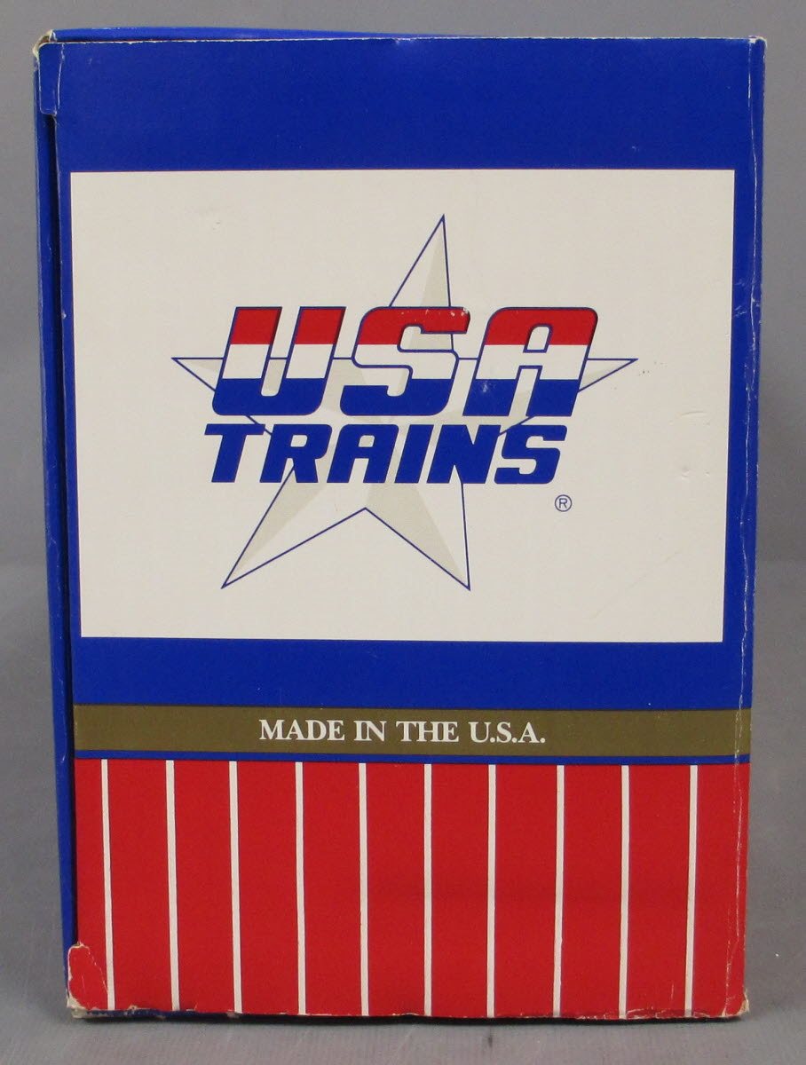 USA Trains R15017 G PFE/Southern Pacific Outside Braced Refrigerator Car #5824
