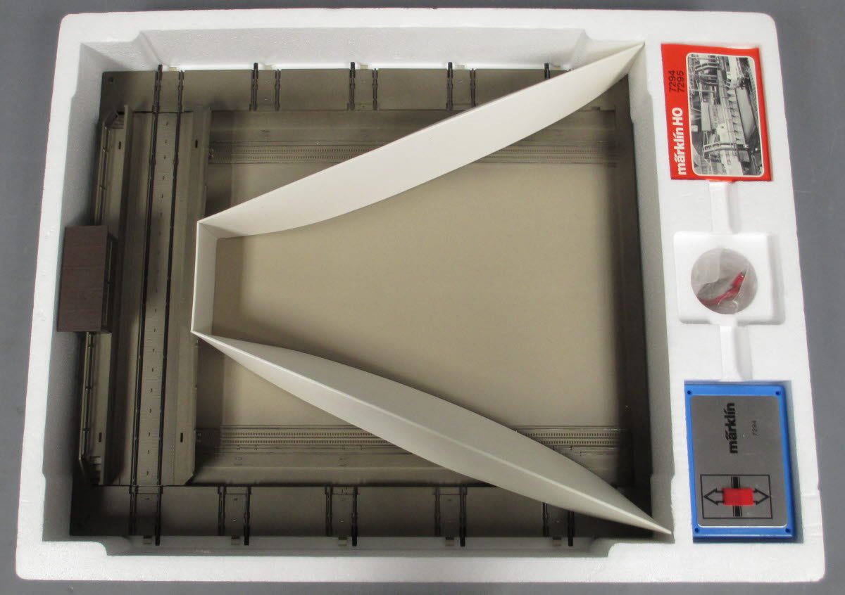 Marklin 7294 HO Scale Remote Control Transfer Table