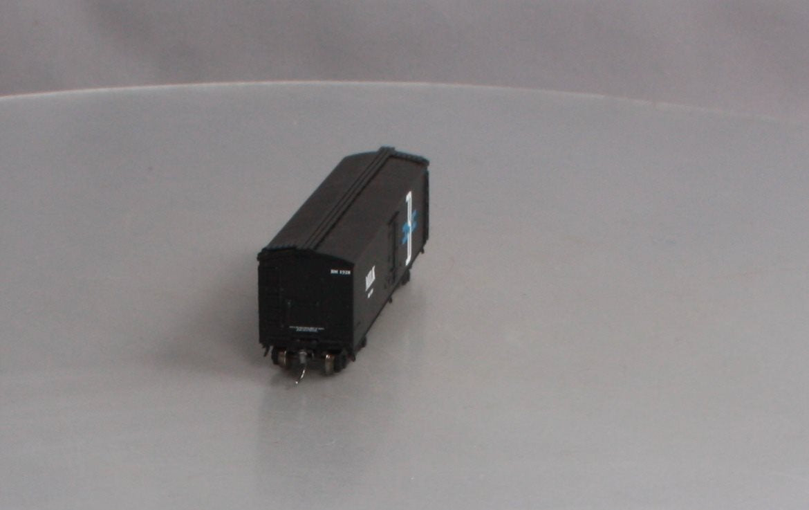 Athearn 84340 HO Scale Boston & Maine RTR 40' Pfaudler Milk Car #1928