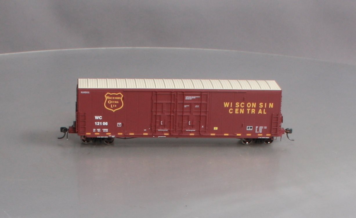 Athearn G63915 HO Scale Wisconsin Central 50' P.C.&F. Plug Door Boxcar #12106