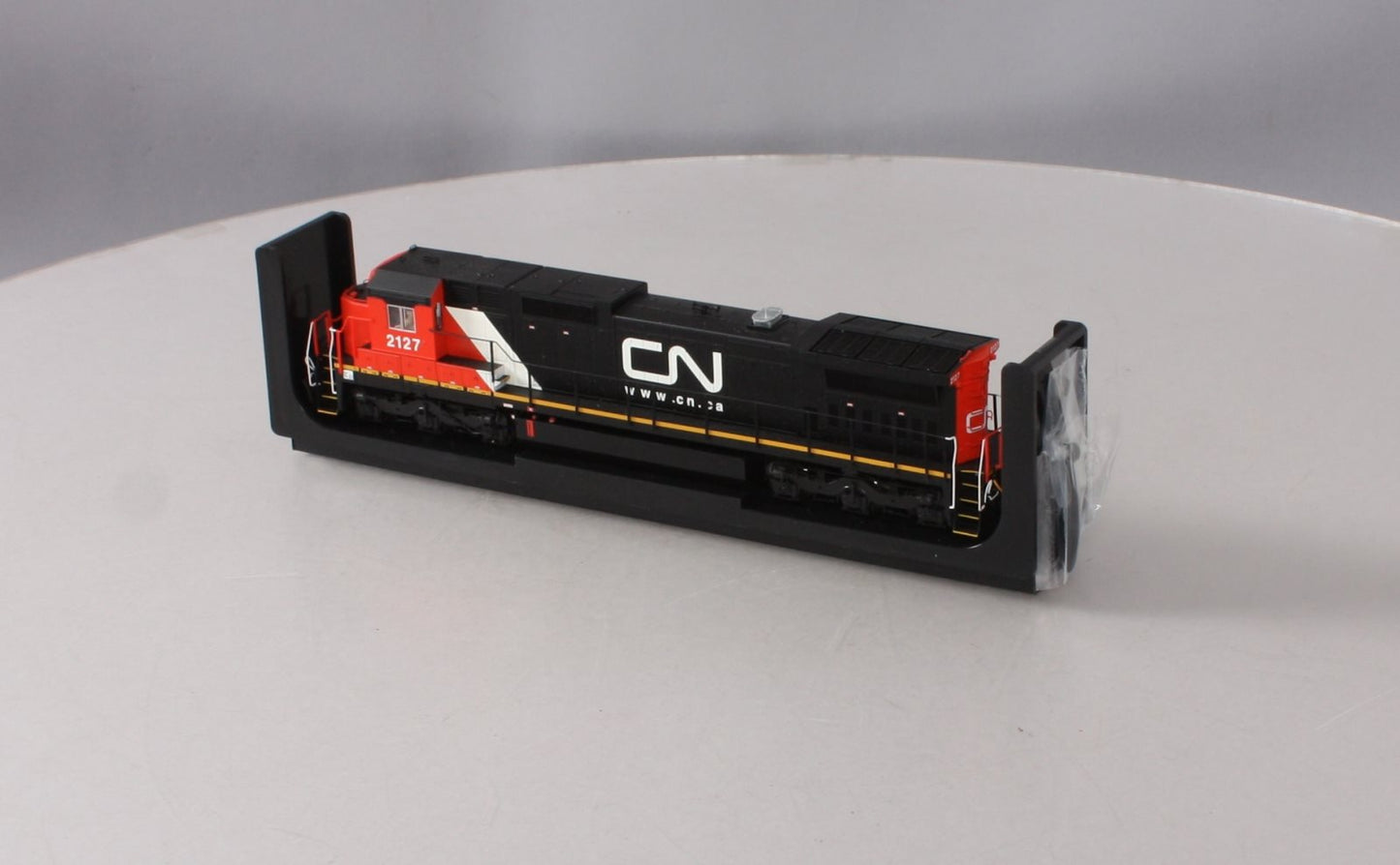 Atlas 10001245 HO Scale Canadian National Dash 8-40C Diesel Engine #2127 with S