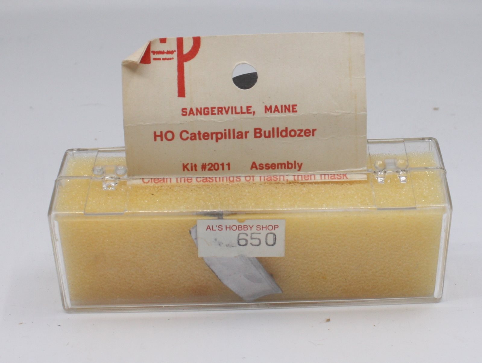 Dyna-Model 2011 1:87 Caterpillar Bulldozer